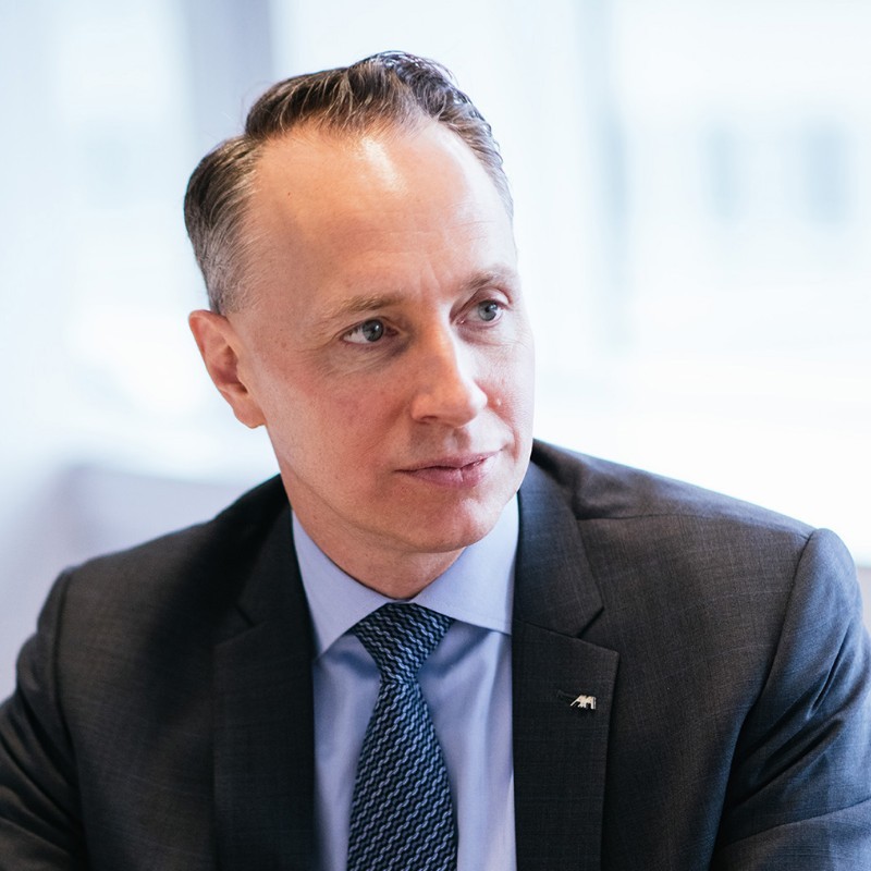 Thomas Buberl, Axa