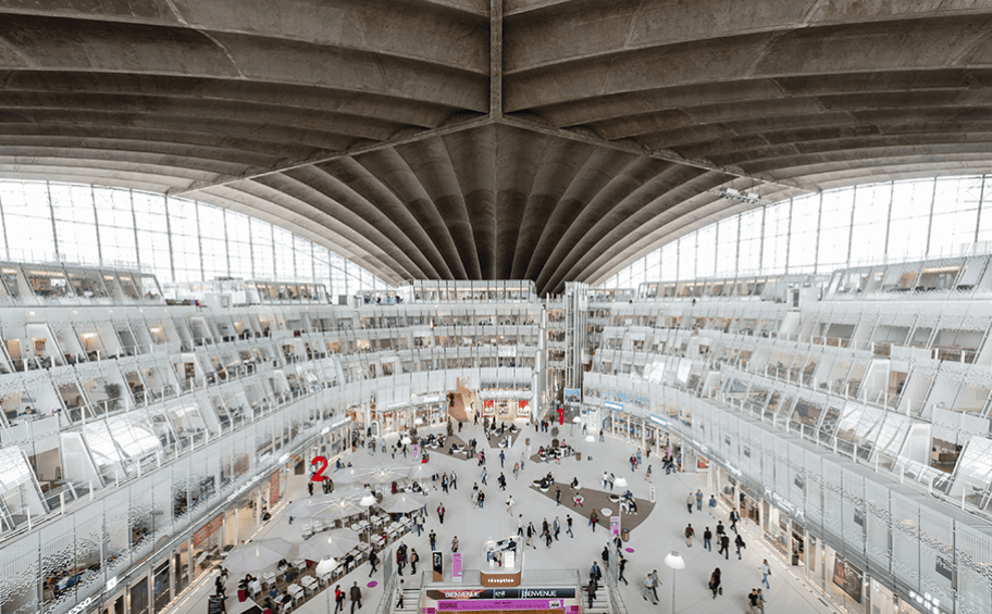 Le CNIT à La Défense. Le CNIT à La Défense.