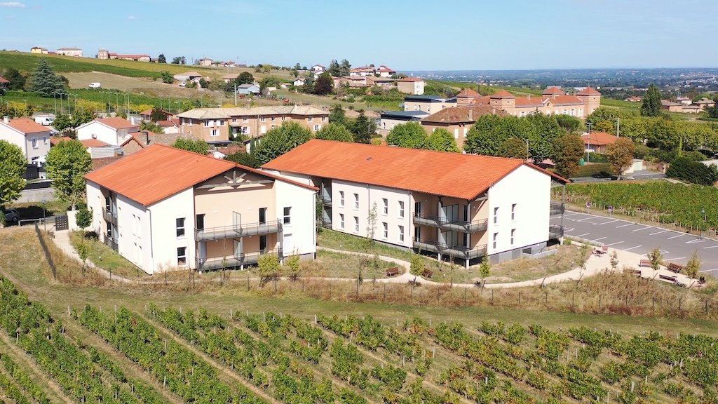 Un habitat partagé à Blacé dans le Beaujolais. © Victoire Duhot