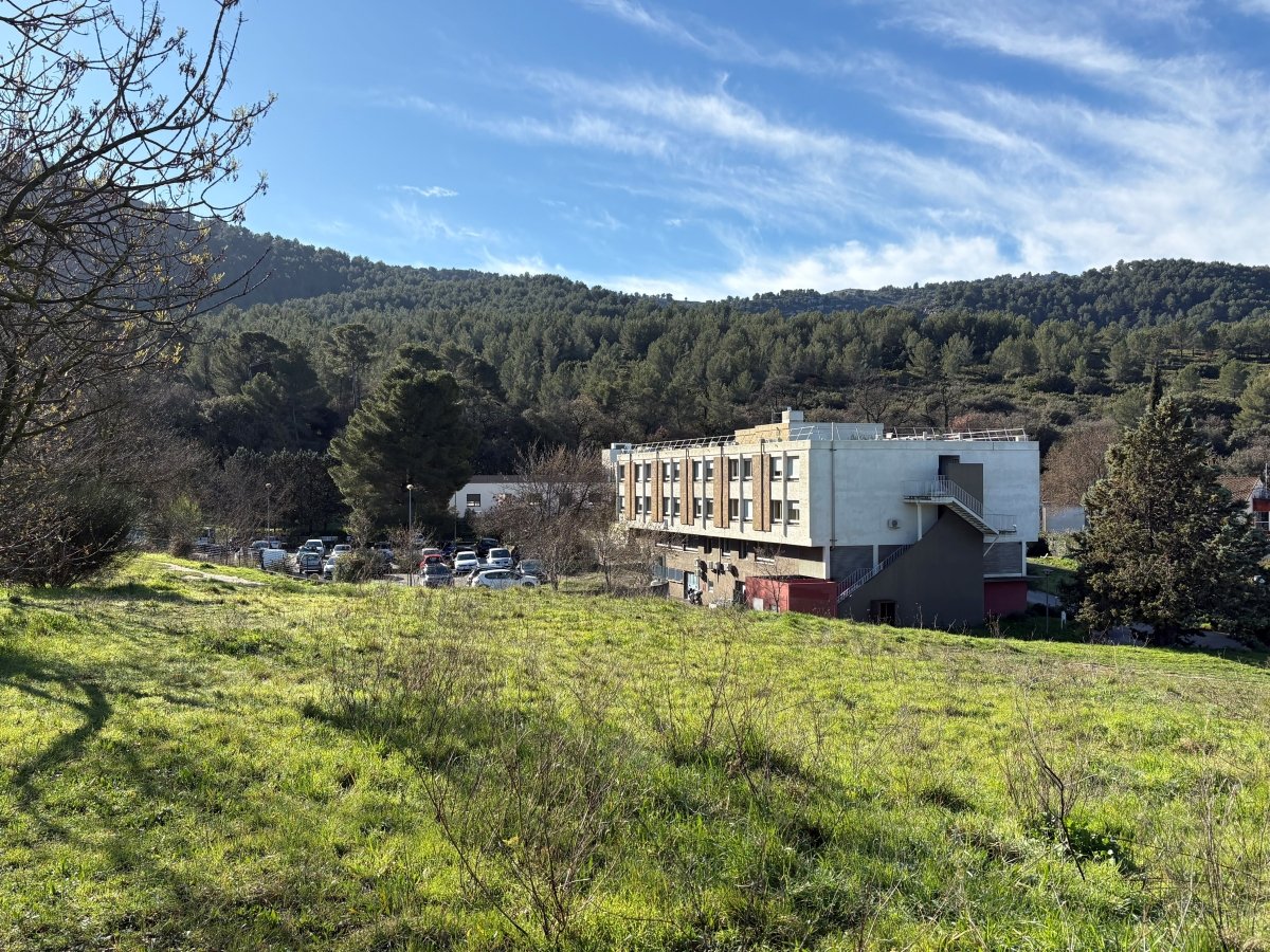 La Clinique des Trois Cypres.