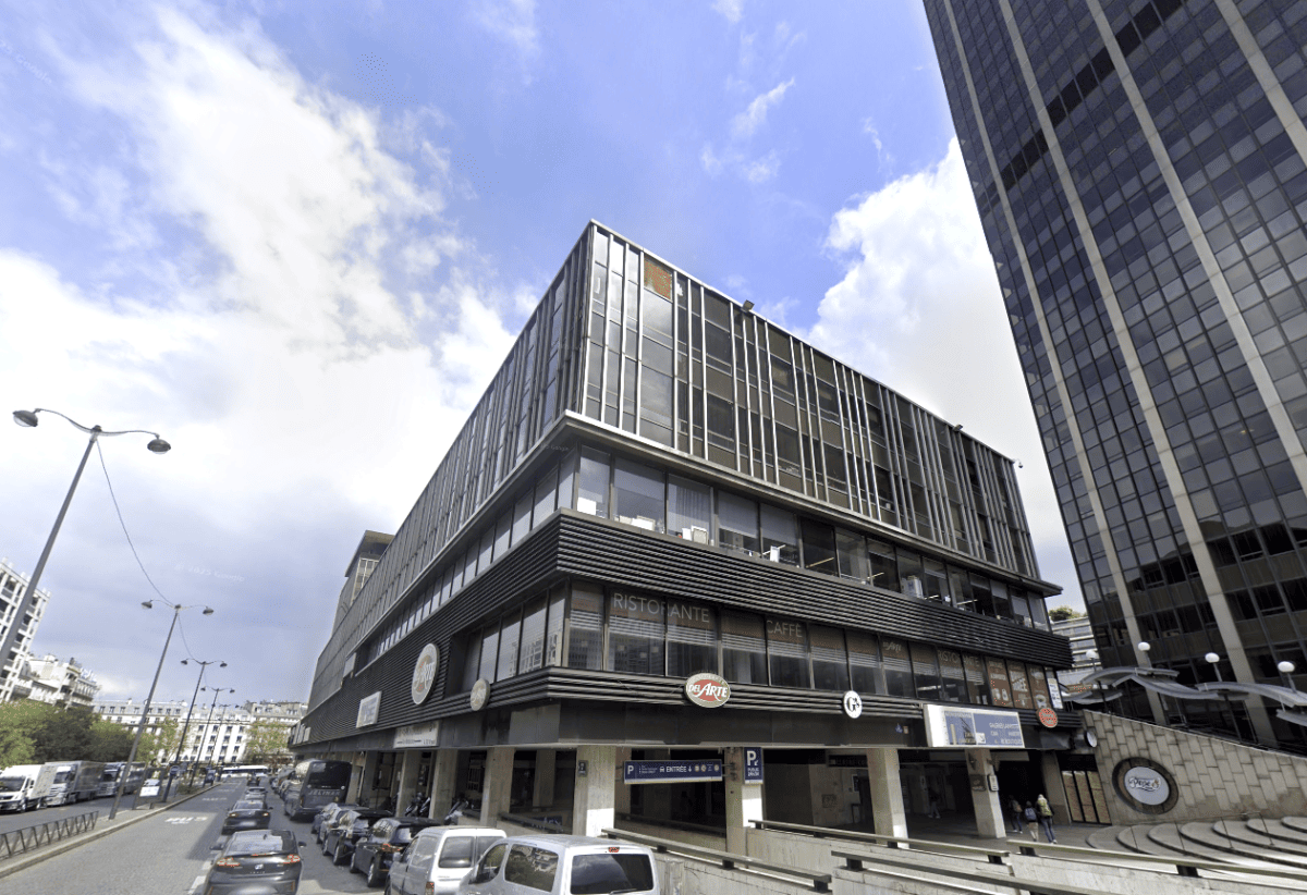 Le bâtiment du 17 Arrivée, à Paris Montparnasse
