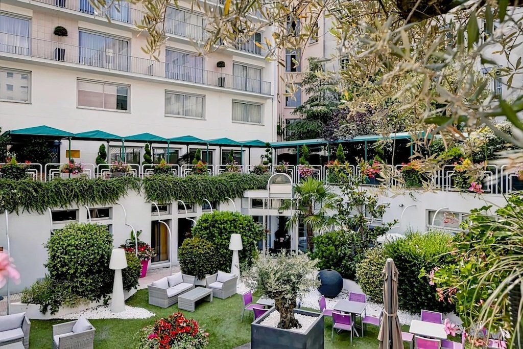 Les jardins de l'hôtel Charlemagne, à Lyon. 