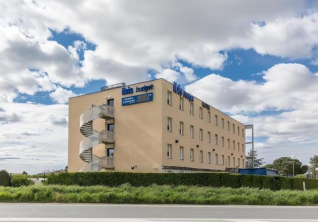 L'Ibis Budget situé à Marmande. L'Ibis Budget situé à Marmande.