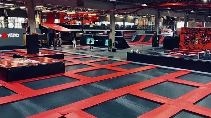 Le centre de sport JumpYard à Lisbonne. Le centre de sport JumpYard à Lisbonne.
