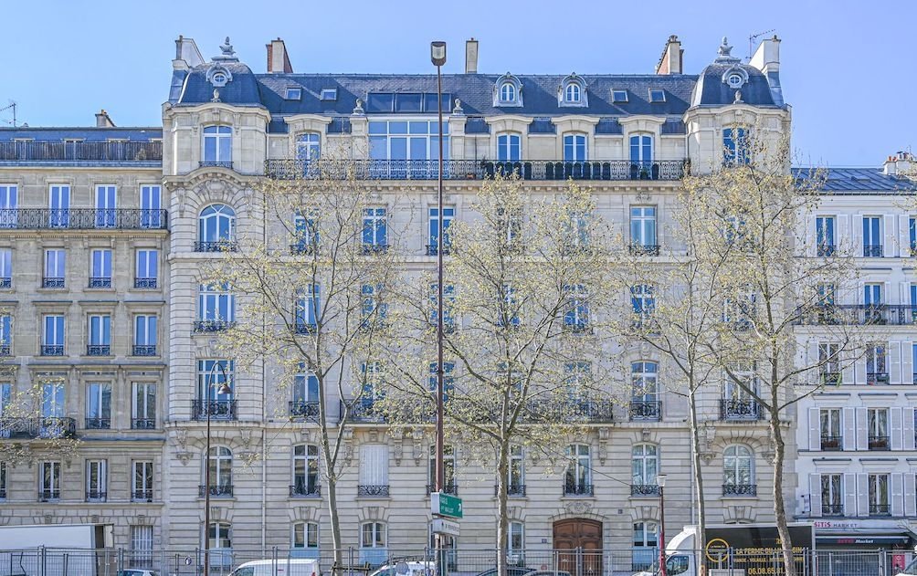 Le Charles-Charles, 61 Charles-de-Gaulle à Neuilly-sur-Seine. Le Charles-Charles, 61 Charles-de-Gaulle à Neuilly-sur-Seine.