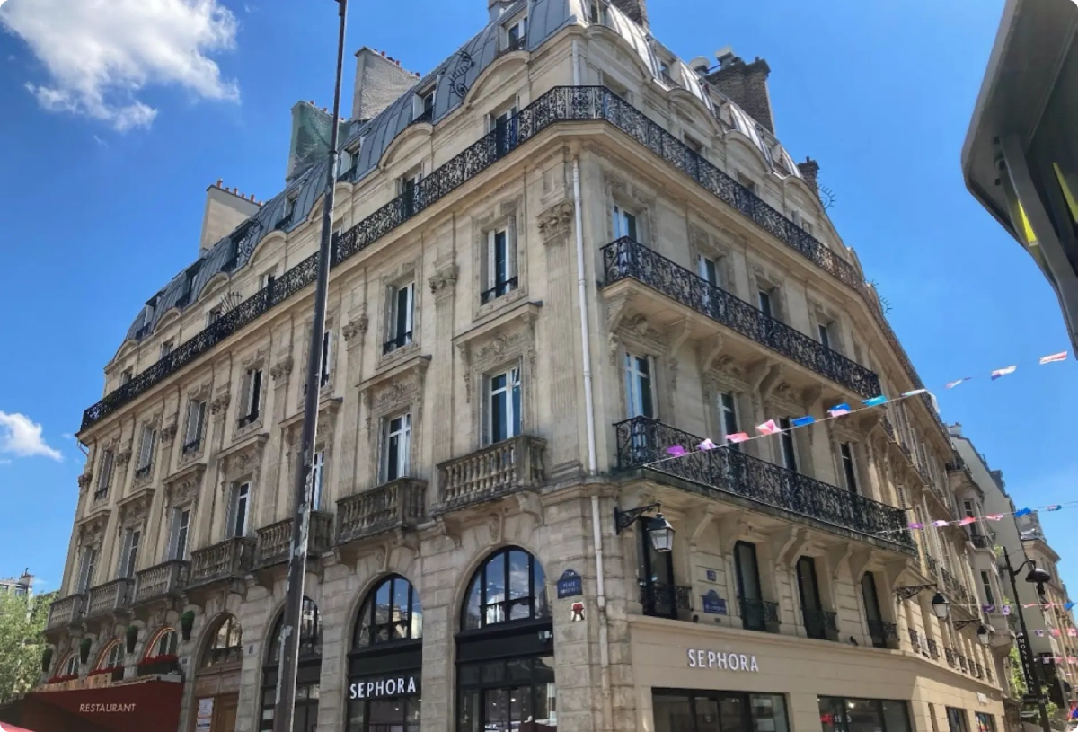 L'immeuble d'angle du 3 place Saint-Michel