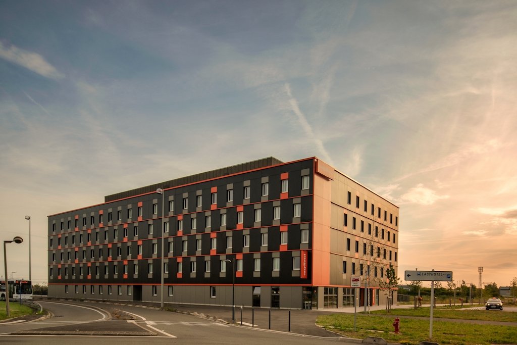 L'établissement easyHotel de l'aéroport Roissy-Charles de Gaulle. © easyHotel L'établissement easyHotel de l'aéroport Roissy-Charles de Gaulle. © easyHotel