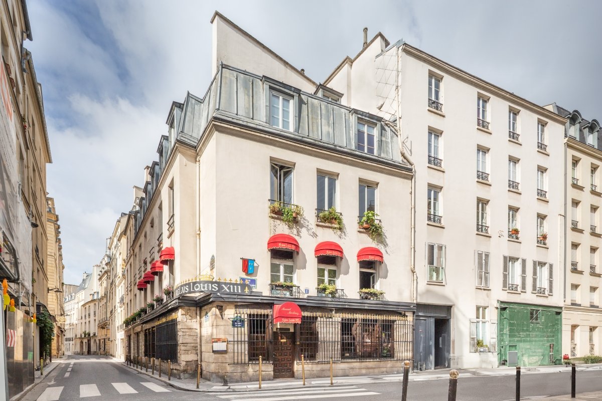 L'immeuble situé au 8 rue des Grands Augustins à Paris.