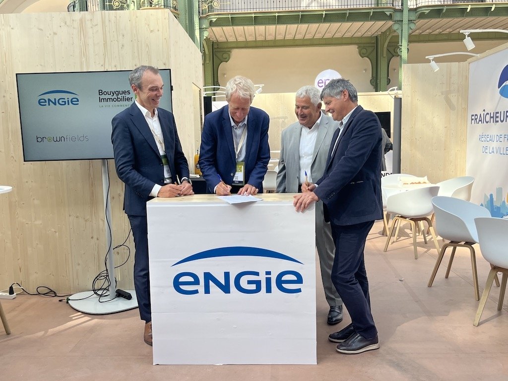 De g. à dr. : Jean-Louis Samson, directeur Immobilier d'Engie, Patrick Viterbo, président de Brownfields, David Taieb, président de DMD Invest, et Emmanuel Desmaizières, directeur général de Bouygues Immobilier.