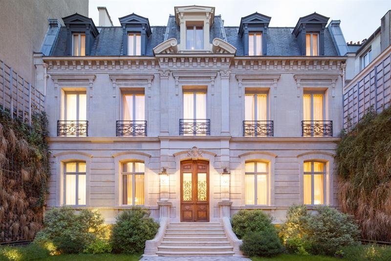L'hôtel particulier du 11 Crillon à Paris. L'hôtel particulier du 11 Crillon à Paris.