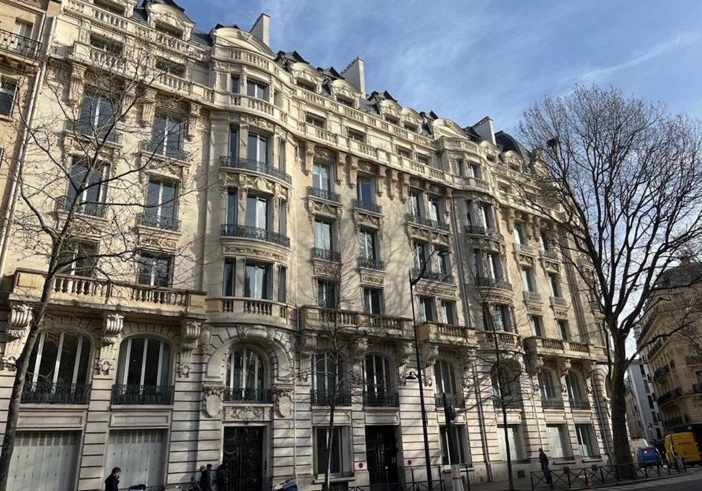 Le 280-282 Saint Germain, dans le 7e arrondissement de Paris. Le 280-282 Saint Germain, dans le 7e arrondissement de Paris.