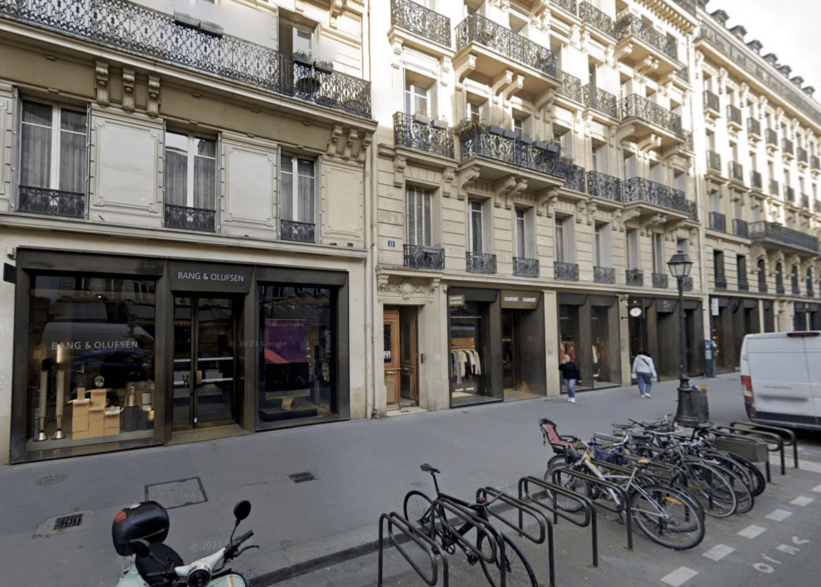 Les commerces autour du BHV Marais, rue des Archives. © Google Maps