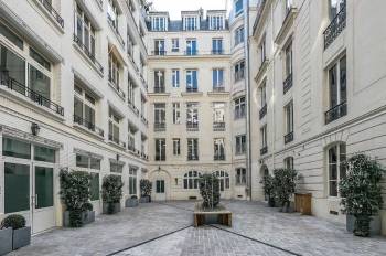 L'immeuble du 5-7 avenue du Coq à Paris