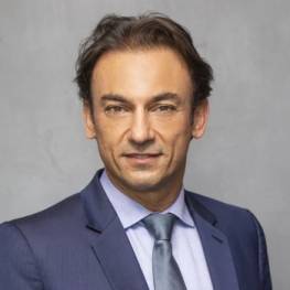 Patrick Mendes, Accor. 