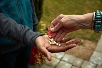 Un accord historique entre Century21 et Airbnb