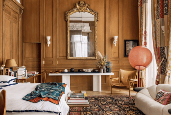 Le 23 rue de Constantine, dans le 7e arrondissement. Le 23 rue de Constantine, dans le 7e arrondissement.