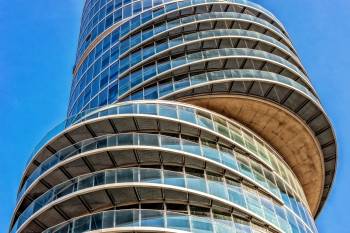 L’Administration avait indiqué que les opérations réalisées sur des parts de SCI devaient être considérées comme portant sur des immeubles. L’Administration avait indiqué que les opérations réalisées sur des parts de SCI devaient être considérées comme portant sur des immeubles.