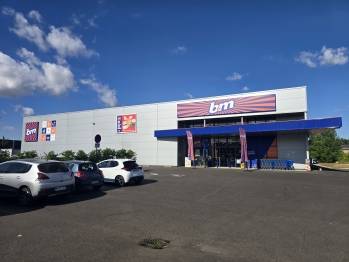 Le 5 Wagons à Saint-Denis-Lès-Sens. 