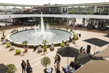 Le centre commercial L'Heure Tranquille, à Tours. © Apsys