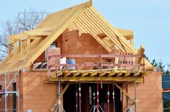 La construction de maisons individuelles, un secteur bien réglementé