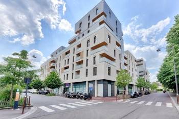 L'immeuble situé au 76 Bons Raisins à Rueil-Malmaison. 