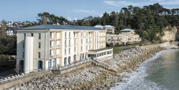 Le Grand Hôtel de la Mer à Morgat, opéré par Belambra. 