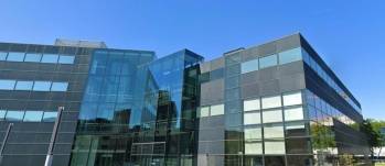 Deux immeubles situés dans le Leiden Bio Science Park aux Pays-Bas
