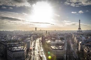 Et pourquoi pas un loyer à 1 000 €/m2/an pour les plus beaux bureaux de la Ville lumière ? 