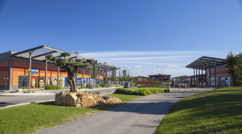 Le retail park Orange Les Vignes 