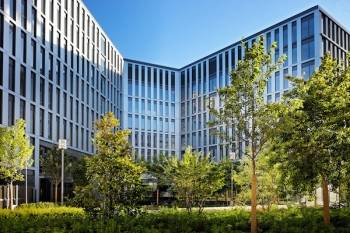 Le Quadrans, rebaptisé en "Campus Altice", dans le 15e arrondissement de Paris