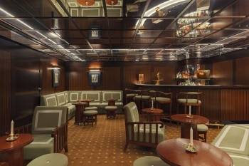 Le bar Poppy, de l'Hôtel des Grands Voyageurs. © Romain Laprade