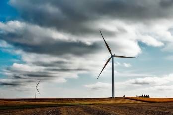 2 éoliennes campagne - 600