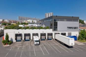 Le bâtiment de logistique urbaine de  Saint-Denis. 